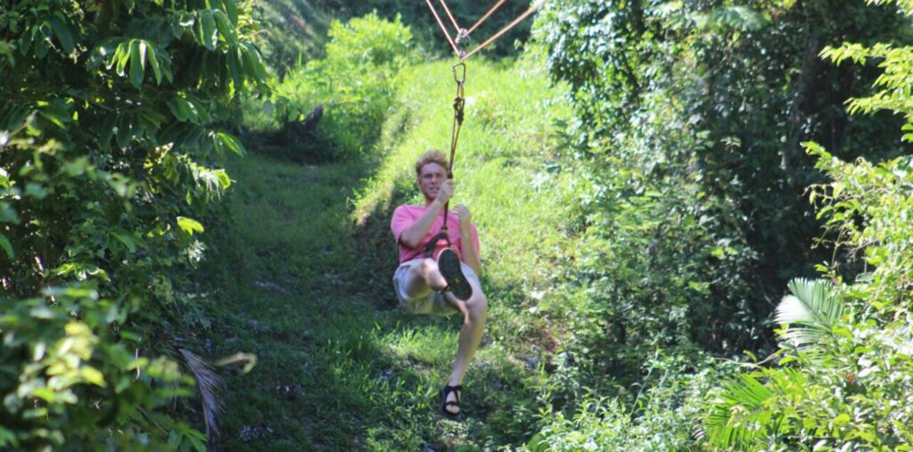 Teen-enjoying-roatan-zipline-excursion