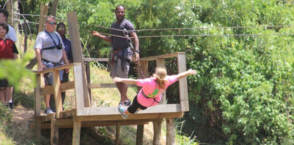 family-enjoying-ziplining-roatan