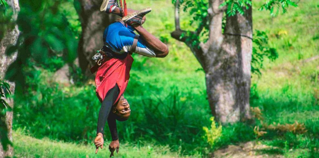 zipline-tricks-roatan