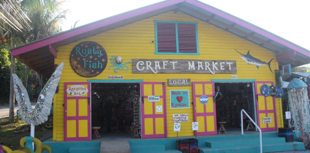 roatan craft market